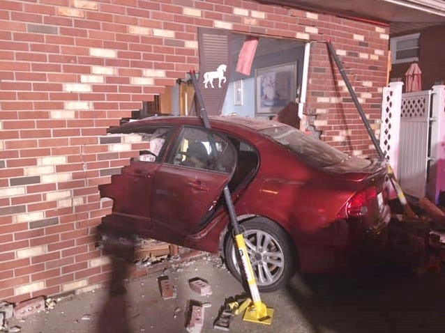 Car crashes into Tiltonsville home